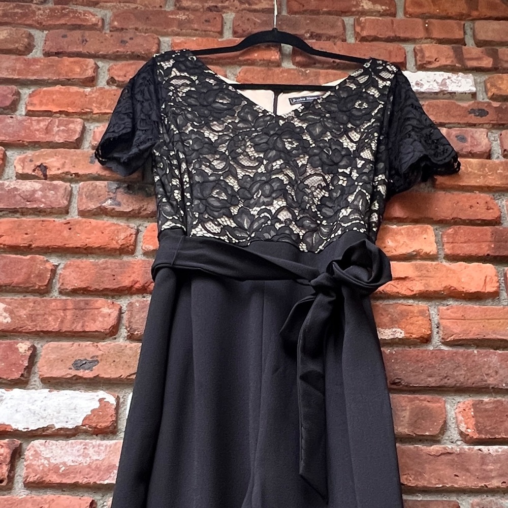 JESSICA HOWARD 18 jumpsuit black v neck short sleeve